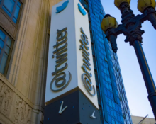 إيلون ماسك يبدأ عمليات التسريح على تويتر